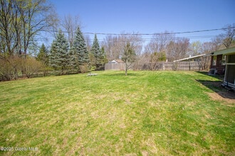 20 Knadler Dr in Latham, NY - Building Photo - Building Photo