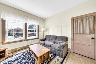 1251 Fourth St in Monterey, CA - Building Photo