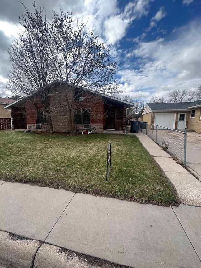 2615-2617 E 17th St in Cheyenne, WY - Building Photo - Building Photo
