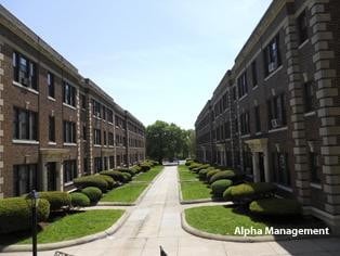 349 Pleasant St in Malden, MA - Foto de edificio - Building Photo