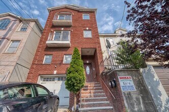 392 Liberty Ave in Jersey City, NJ - Building Photo - Building Photo