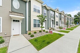 75 Forester Ave, Unit 337 in Warwick, NY - Building Photo