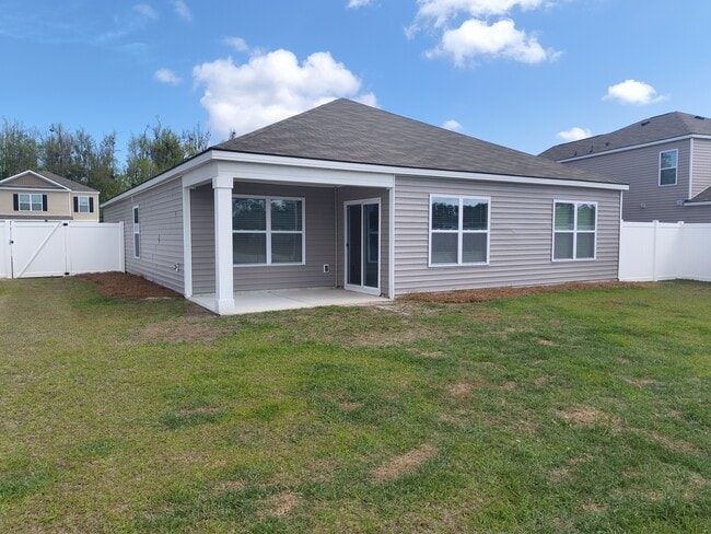 44 Autumn's Wood Dr in Brunswick, GA - Building Photo - Building Photo