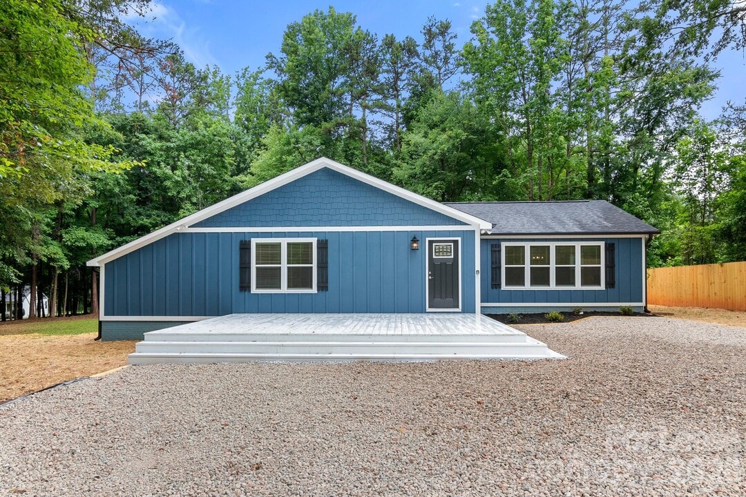 116 Maple Grove Church Rd in Matthews, NC - Building Photo