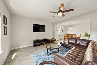10410 Pecan Crest in San Antonio, TX - Building Photo - Building Photo