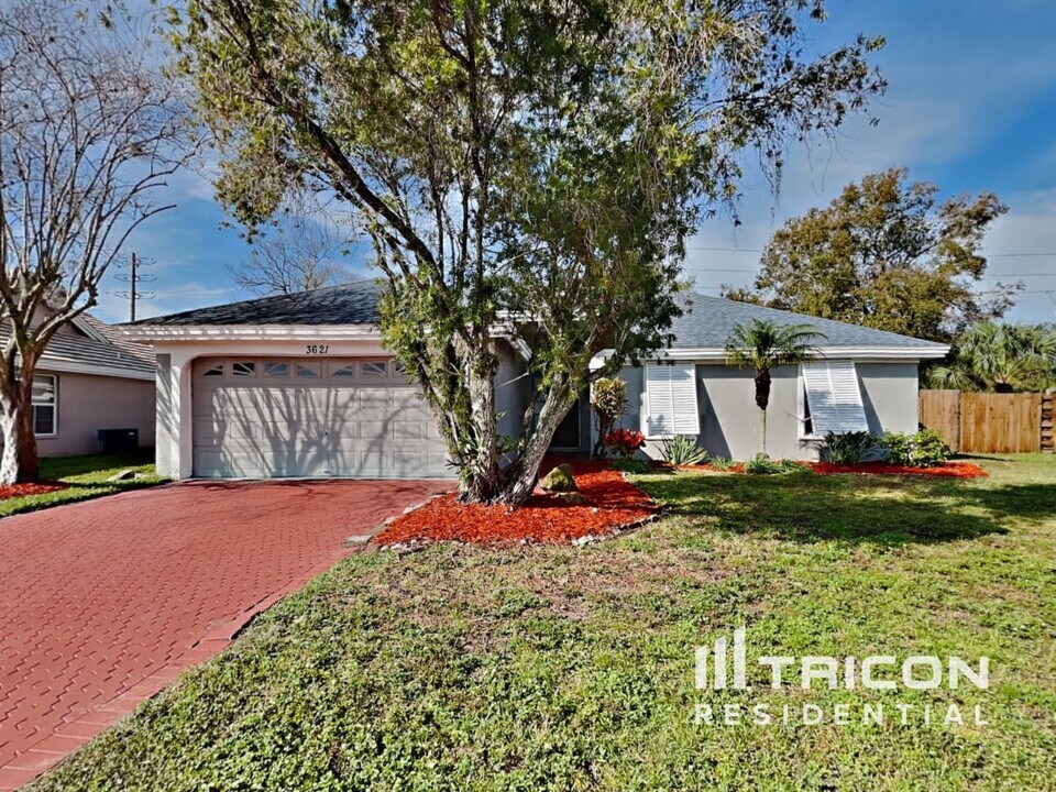 3621 71st Terrace E in Sarasota, FL - Building Photo