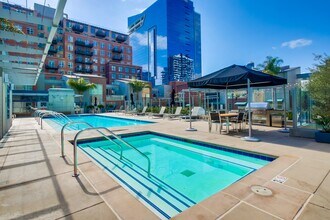 800 The Mark Ln in San Diego, CA - Building Photo - Building Photo