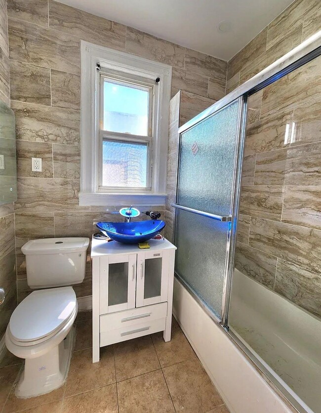 24 Cator Ave in Jersey City, NJ - Building Photo - Building Photo