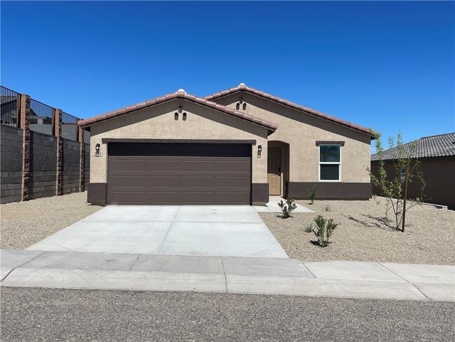 property at 2411 Vista del Oro