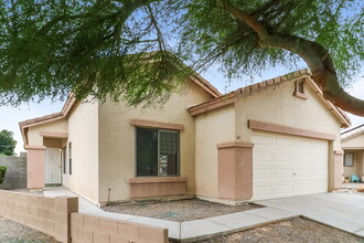 101 3rd Ave W in Buckeye, AZ - Foto de edificio - Building Photo