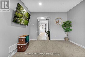 93 Cedarock Dr in Ottawa, ON - Building Photo - Building Photo