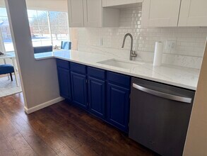 670 E Fox Hills Dr, Unit 109 in Bloomfield Hills, MI - Building Photo - Building Photo