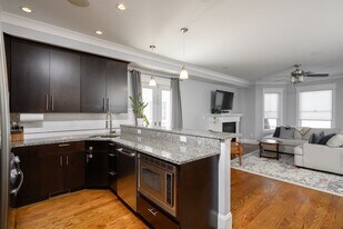 39 Coffey St in Boston, MA - Building Photo