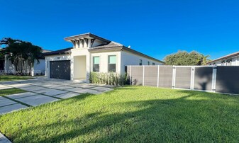 17320 SW 92nd Ct in Palmetto Bay, FL - Building Photo