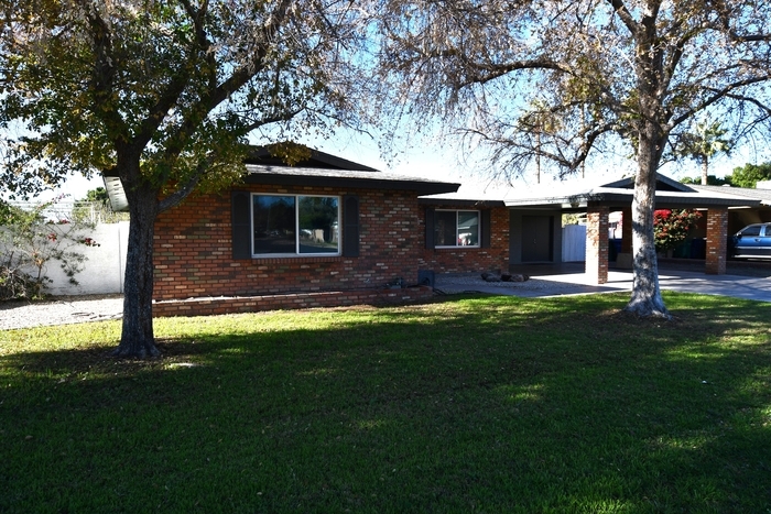 660 N Oracle Cir in Mesa, AZ - Building Photo