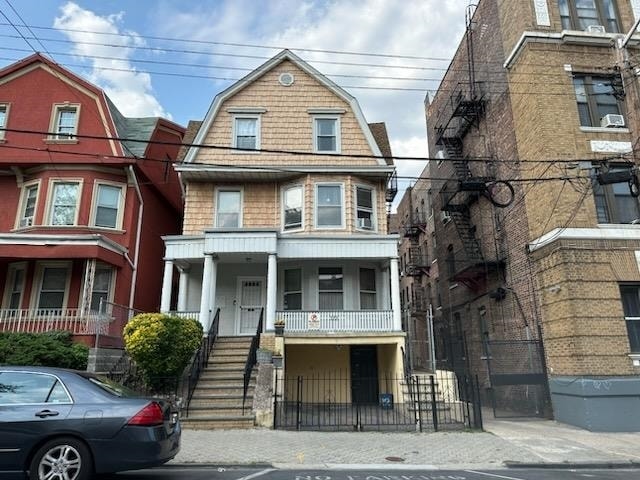 property at 122 Jewett Ave