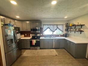 1010 Vale St in Lincoln, NE - Building Photo - Building Photo