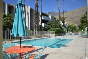 251 E La Verne Way in Palm Springs, CA - Building Photo