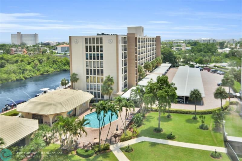 1627 Riverview Rd in Deerfield Beach, FL - Foto de edificio