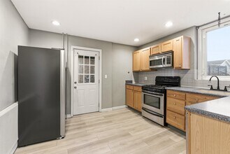 320 Clarendon St in Secaucus, NJ - Building Photo - Building Photo