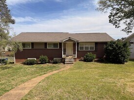 1012 Elaine Trail in Chattanooga, TN - Building Photo