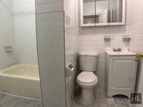 YORK AVENUE, Unit 2E in New York, NY - Foto de edificio - Building Photo