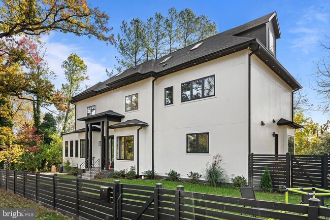 4246 15th St N in Arlington, VA - Building Photo - Building Photo