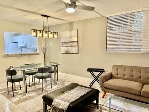 1889 S Ocean Dr in Hallandale Beach, FL - Building Photo - Building Photo