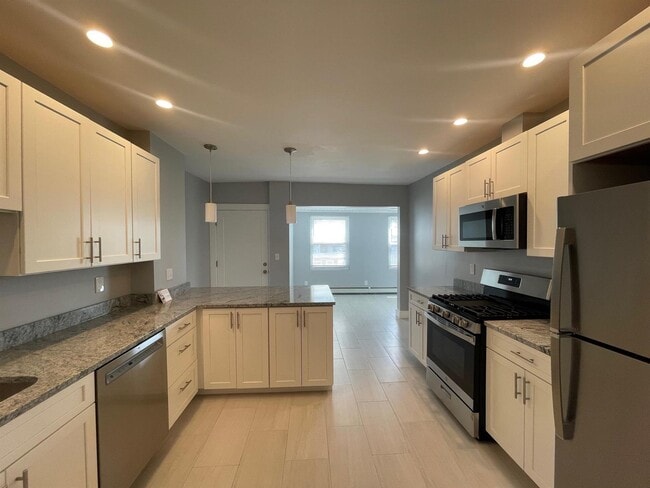 356 Somerville Ave, Unit 3 in Somerville, MA - Foto de edificio - Building Photo