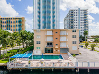 Attache Gardens Apartments in Hollywood, FL - Foto de edificio - Building Photo