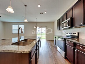 8583 Highfield Ave in Jacksonville, FL - Building Photo - Building Photo