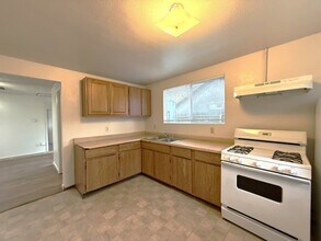 612 W 2nd Ave in Chico, CA - Building Photo - Building Photo