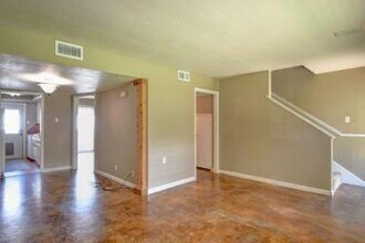 1944 Leslie Dr in Kerrville, TX - Building Photo - Building Photo