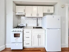 1330 Commonwealth Ave in Boston, MA - Foto de edificio - Building Photo