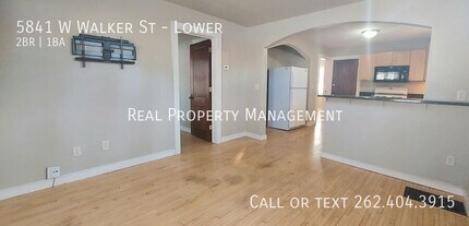 5841 W Walker St in West Allis, WI - Foto de edificio - Building Photo