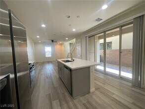 492 Pear Lake St in Las Vegas, NV - Building Photo - Building Photo