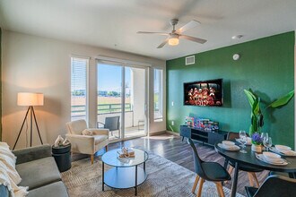 9600 W Georgia Ave in Glendale, AZ - Foto de edificio - Building Photo