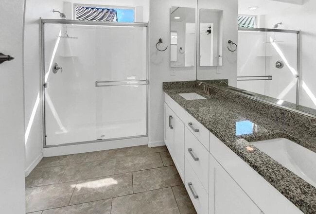 6418 W Mark Ln in Phoenix, AZ - Building Photo - Building Photo