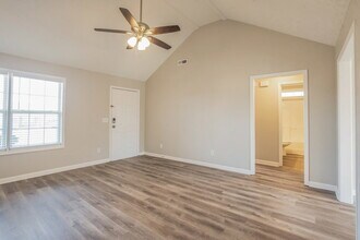 8208 Minehead Dr in Smyrna, TN - Building Photo - Building Photo