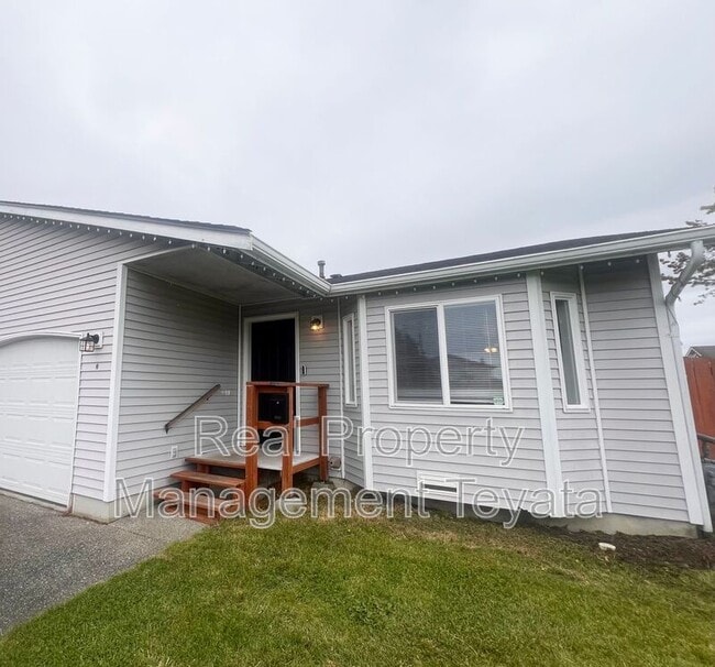 property at 902 S 22nd Ct