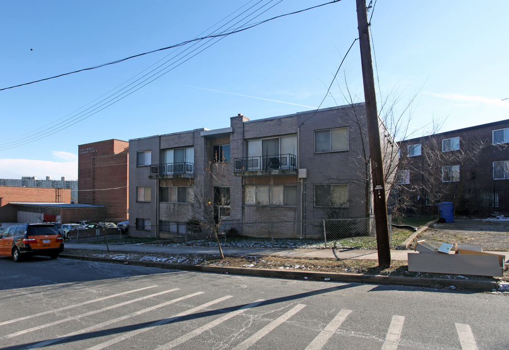 501 Chesapeake St SE in Washington, DC - Building Photo