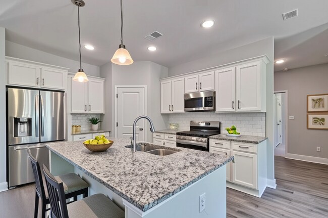 692 Russell St in Batesburg-leesville, SC - Foto de edificio - Building Photo