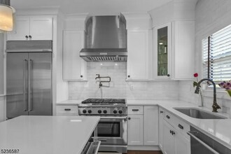 407 W Inman Ave in Rahway, NJ - Building Photo - Building Photo