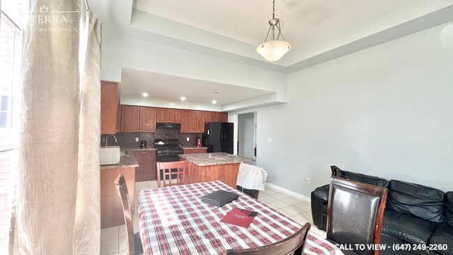 52 Commuter Dr in Brampton, ON - Building Photo - Building Photo