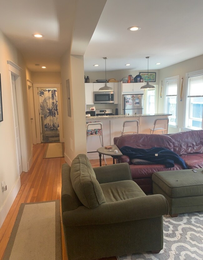 102 Morrison Ave, Unit 2A in Somerville, MA - Building Photo - Building Photo
