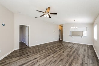 11751 Lynmoor Dr in Riverview, FL - Building Photo - Building Photo