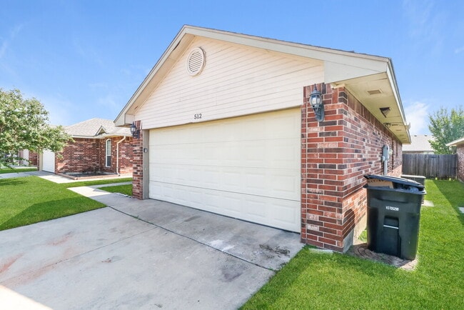 property at 512 SW 38th Terrace