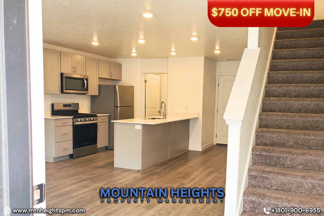 404 Buoy Ln in Saratoga Springs, UT - Building Photo