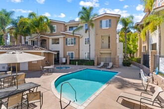 13051 Evening Creek Dr S, Unit 48 in San Diego, CA - Building Photo - Building Photo