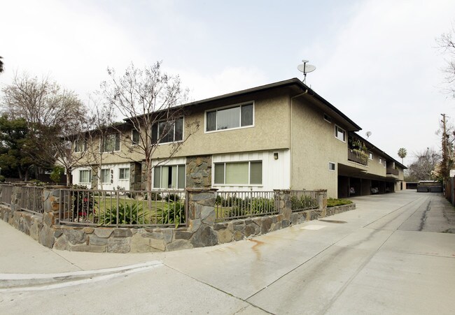 Monterey Oaks Apartments in South Pasadena, CA - Foto de edificio - Building Photo